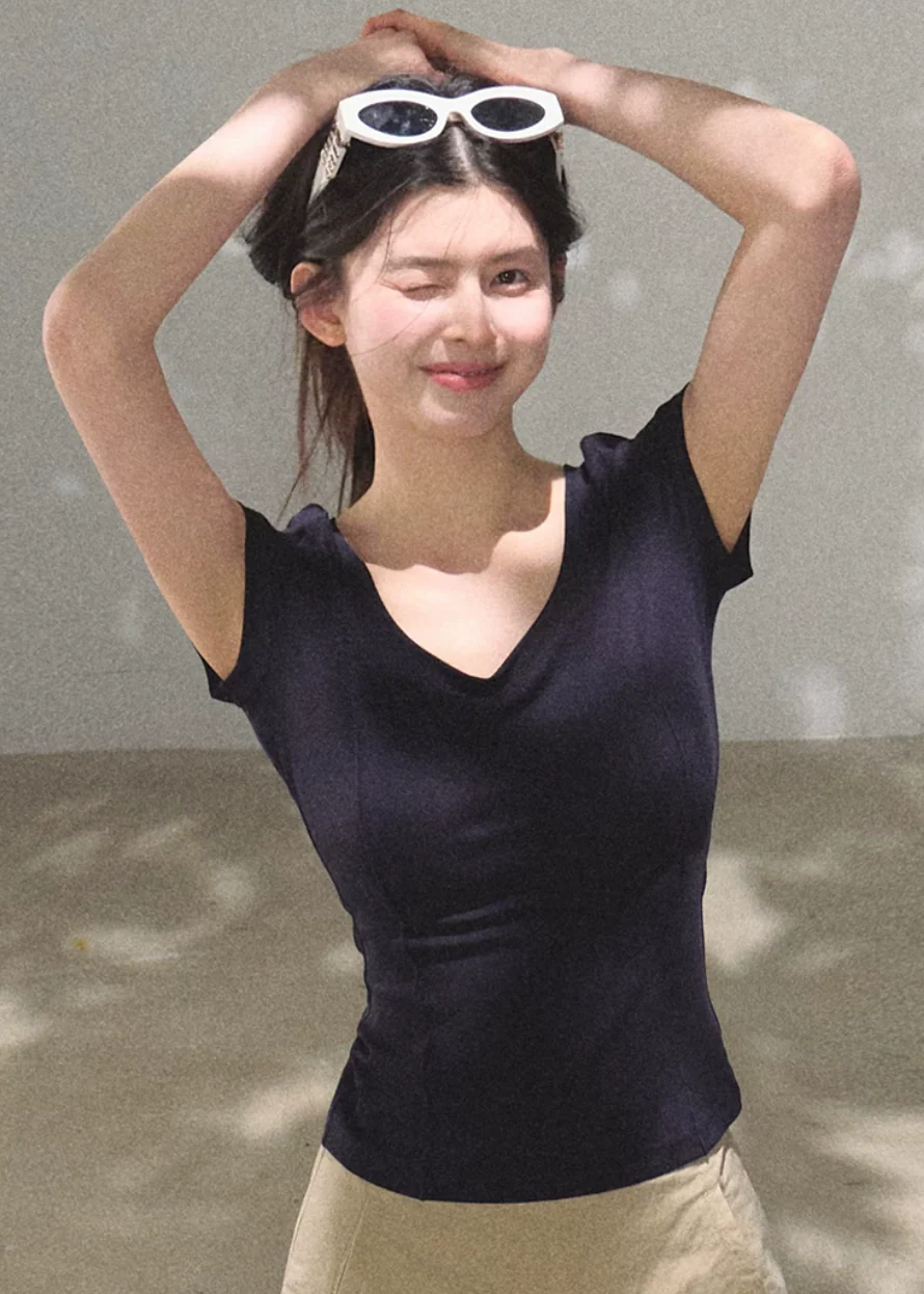 Bright Line U-Neck Tee - xacoolpin